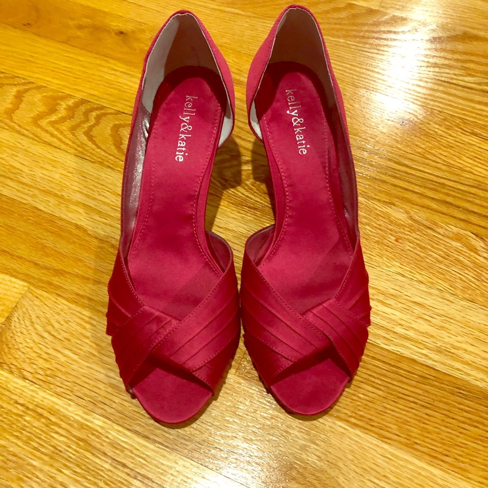 Kelly & Katie pink d’Orsay heels